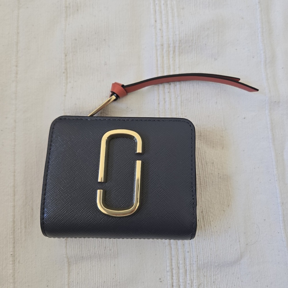 Marc Jacobs The Snapshot Mini Compact Wallet Gray / Beige‎ Saffiano Leather
